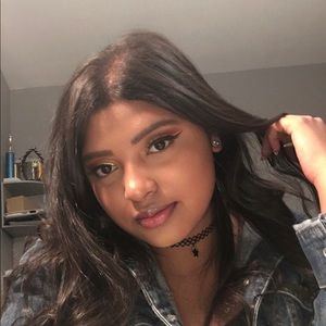 Meet your Posher, Alexis